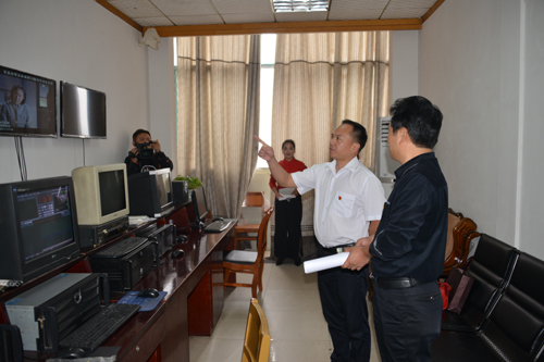 杨必军检查城区文化娱乐场所安全生产工作